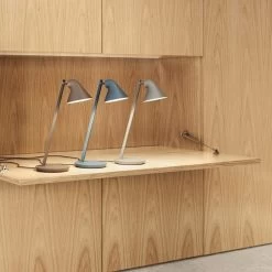 Louis Poulsen NJP Mini Tafellamp Petrolblauw - 5744168180 6 Louis Poulsen NJP Mini Tafellamp Petrolblauw - 5744168180 -Klassieke Verlichtingswinkel louis poulsen njp mini tafellamp petrolblauw 57441 1