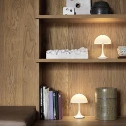 Louis Poulsen Panthella Portable V2 Tafellamp Wit - 5744612607 11 Louis Poulsen Panthella Portable V2 Tafellamp Wit - 5744612607 -Klassieke Verlichtingswinkel louis poulsen panthella portable v2 tafellamp wit 3