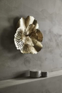 Nordal Hoy Wanddecoratie - Gouden Bloem 7 Nordal Hoy Wanddecoratie - Gouden Bloem -Klassieke Verlichtingswinkel nordal hoy wanddecoratie gouden bloem 2