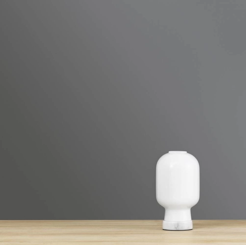 Normann Copenhagen AMP Tafellamp Wit 4 Normann Copenhagen AMP Tafellamp Wit - Afbeelding 2